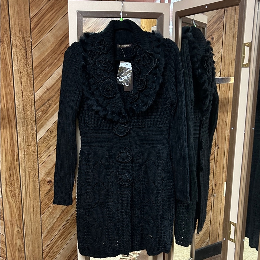 John Fashion NWT size M Elegant Black Women's Sweater